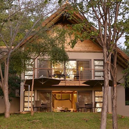 Victoria Falls Safari Suites Kültér fotó