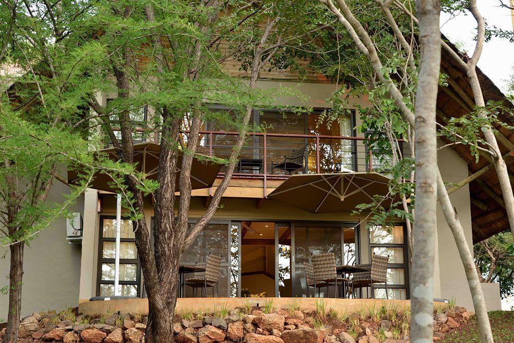 Victoria Falls Safari Suites Kültér fotó