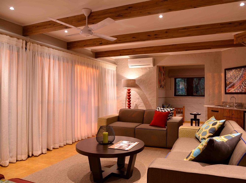 Victoria Falls Safari Suites Kültér fotó