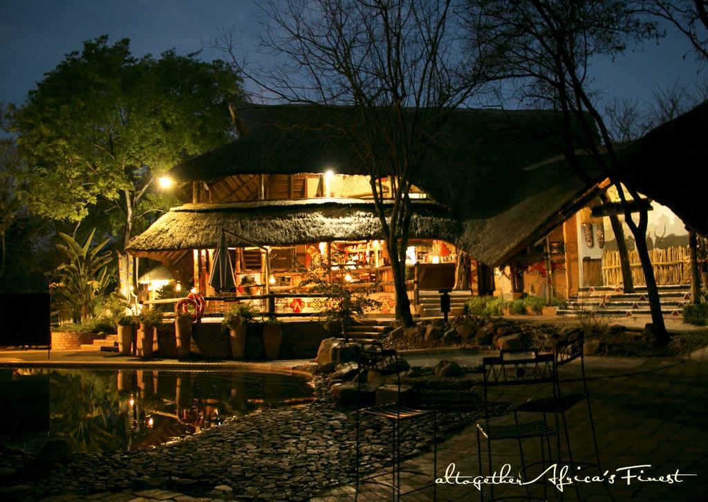 Victoria Falls Safari Suites Kültér fotó