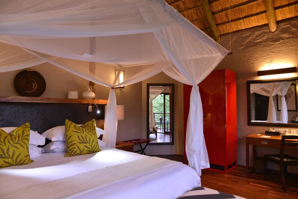 Victoria Falls Safari Suites Kültér fotó