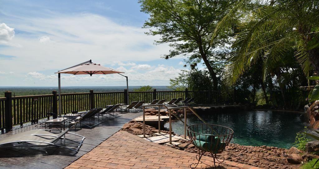 Victoria Falls Safari Suites Kültér fotó