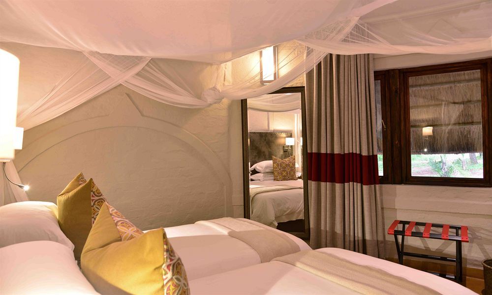 Victoria Falls Safari Suites Kültér fotó